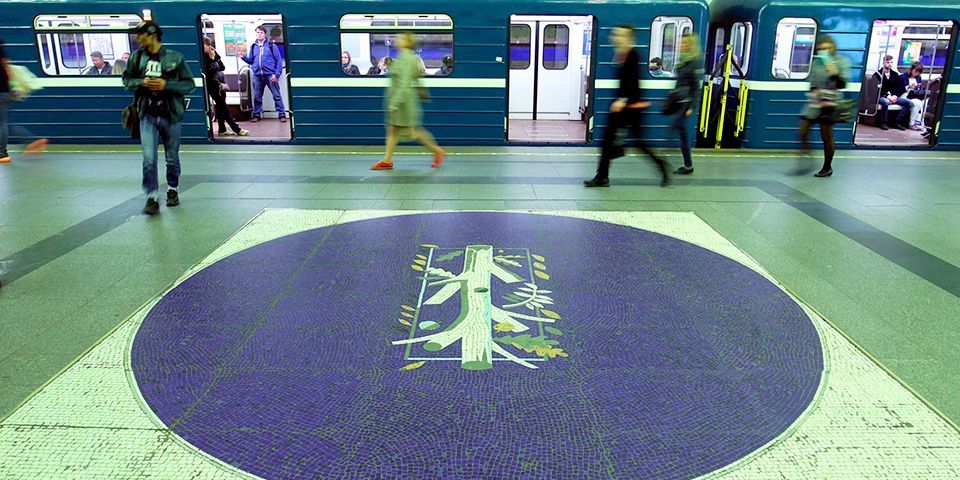 Мозаичный-пол-в-метро.jpg